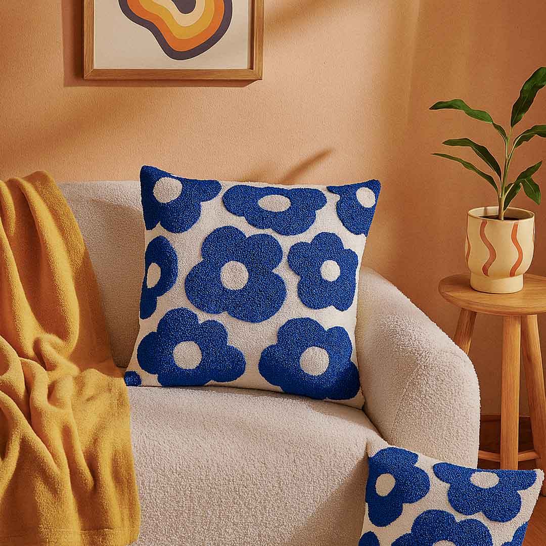 Flower-shaped cushion cover | Soft plush | 45 x 45 cm | No filling