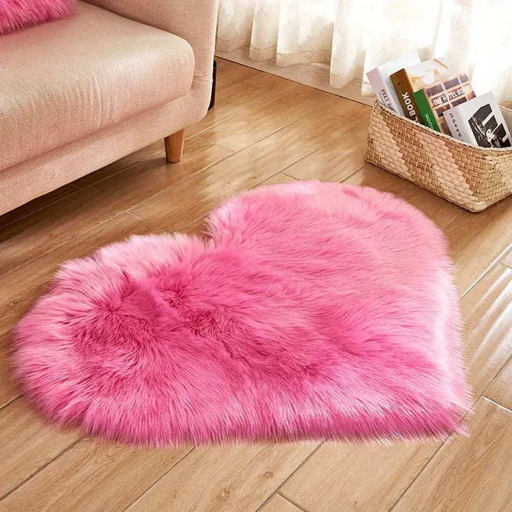 Heart-shaped plush rug | Soft &amp; washable | Available in 3 sizes