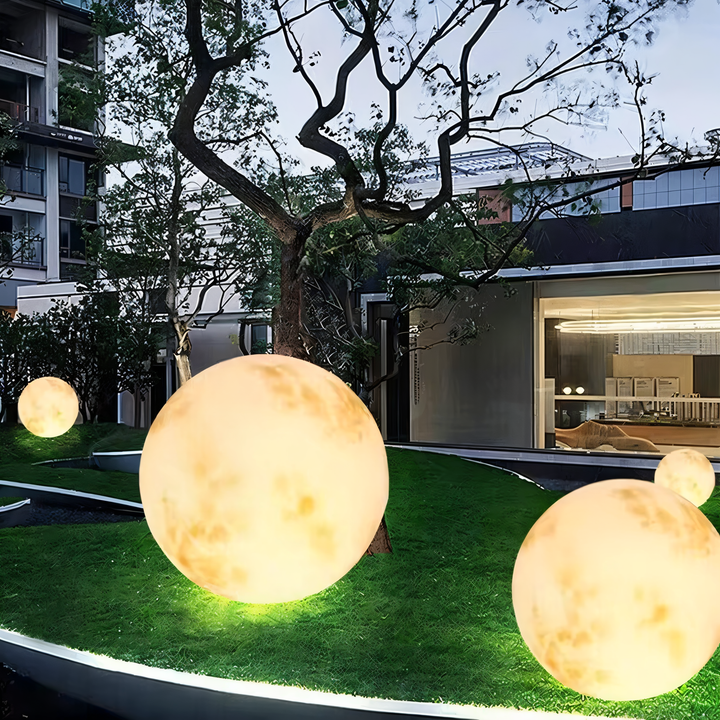 LunaLumena | Solar LED Garden Lamp in Moon Shape – Weatherproof Outdoor Lighting with Warm White Light