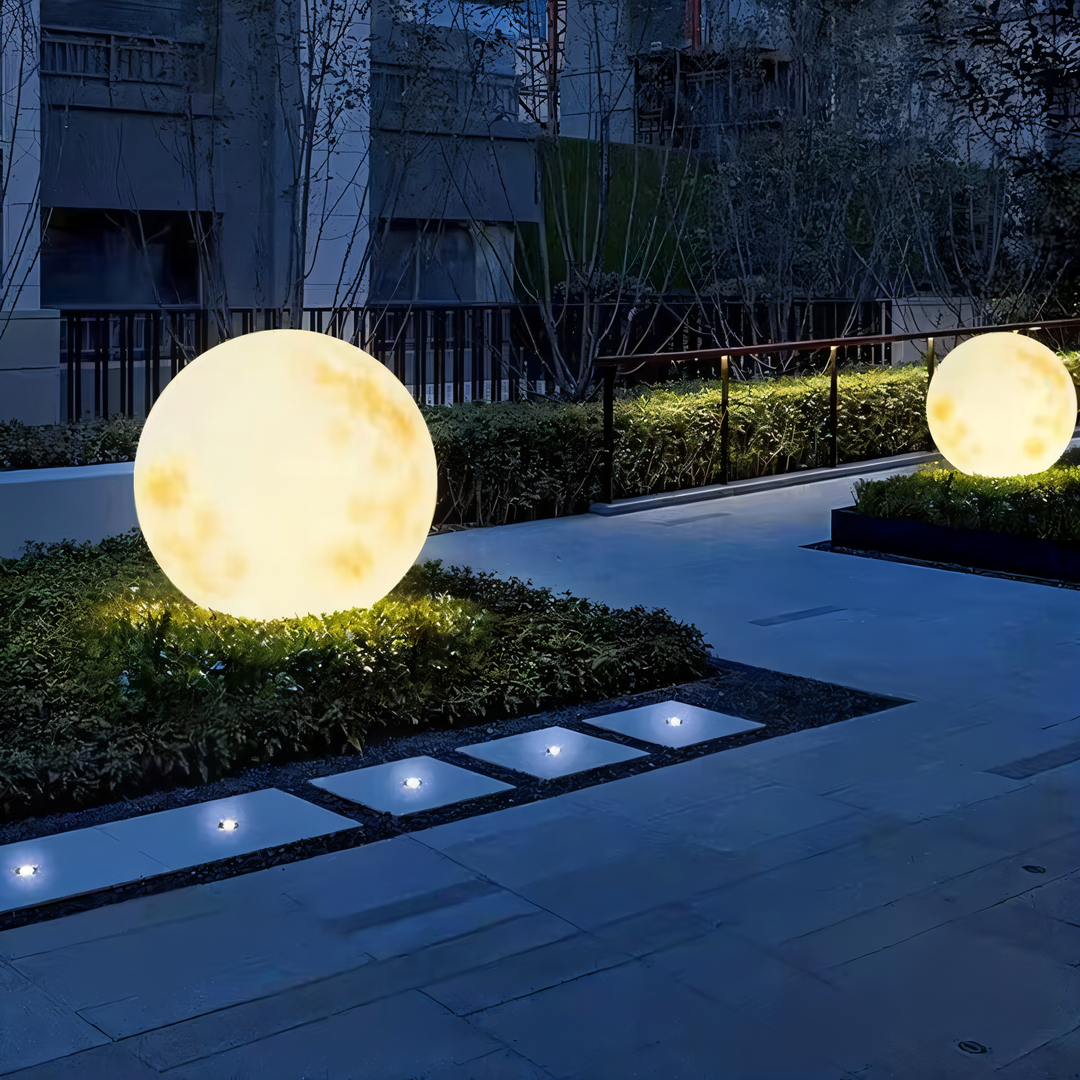LunaLumena | Solar LED Garden Lamp in Moon Shape – Weatherproof Outdoor Lighting with Warm White Light