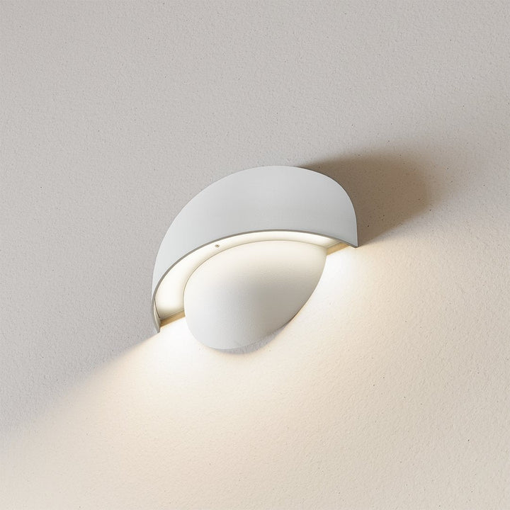 Orion™ LED Wall Lamp | Wireless or Cable | Warm, Atmospheric Light for Indoors &amp; Outdoors