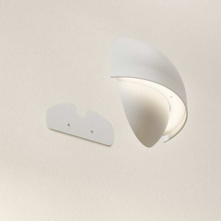 Orion™ LED Wall Lamp | Wireless or Cable | Warm, Atmospheric Light for Indoors &amp; Outdoors
