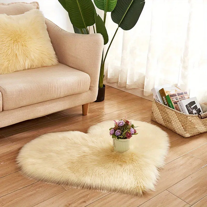 Heart-shaped plush rug | Soft &amp; washable | Available in 3 sizes