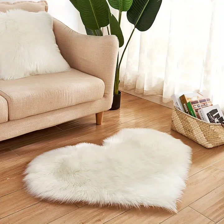 Heart-shaped plush rug | Soft &amp; washable | Available in 3 sizes