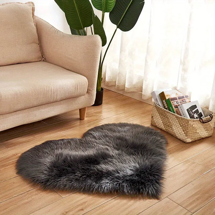 Heart-shaped plush rug | Soft &amp; washable | Available in 3 sizes