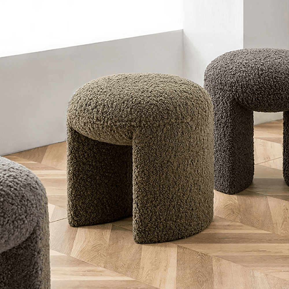 Cozy Chronicles | Fluffy Stool – Luxury Pouf Made of Premium Wool with a Warm, Cozy Look