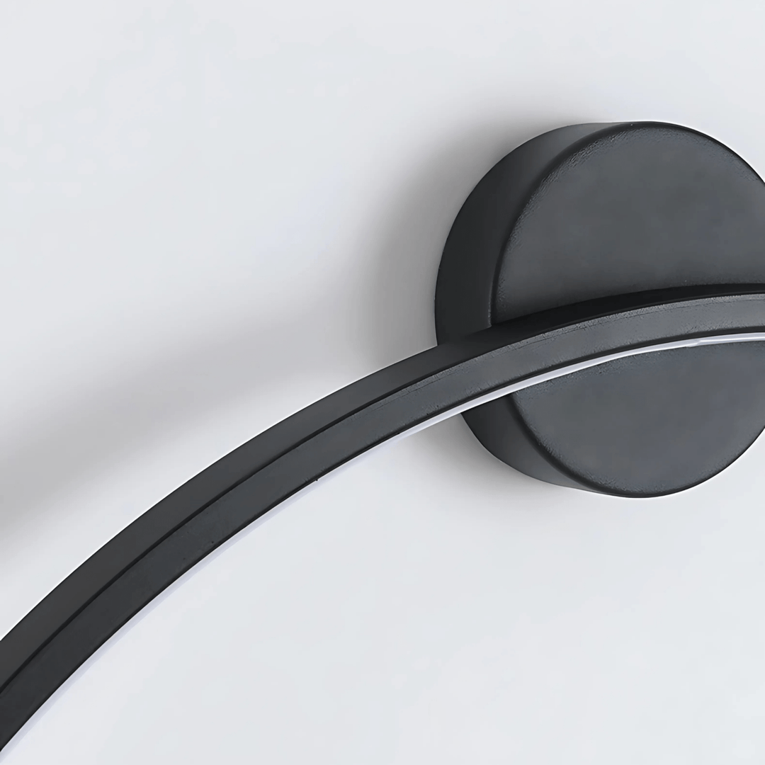 Stellar Wall Lamp | Modern dimmable wall lamp with a sleek black design