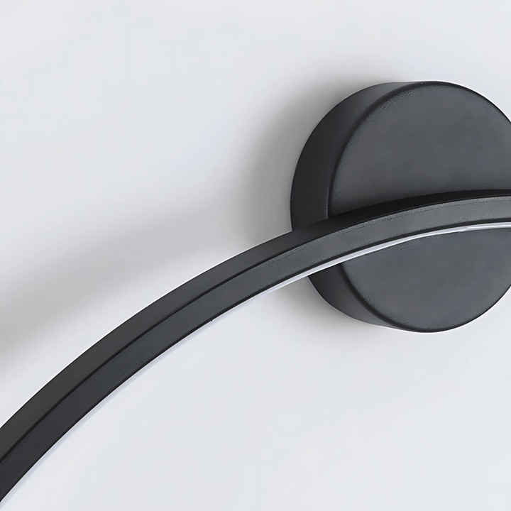 Stellar Wall Lamp | Modern dimmable wall lamp with a sleek black design