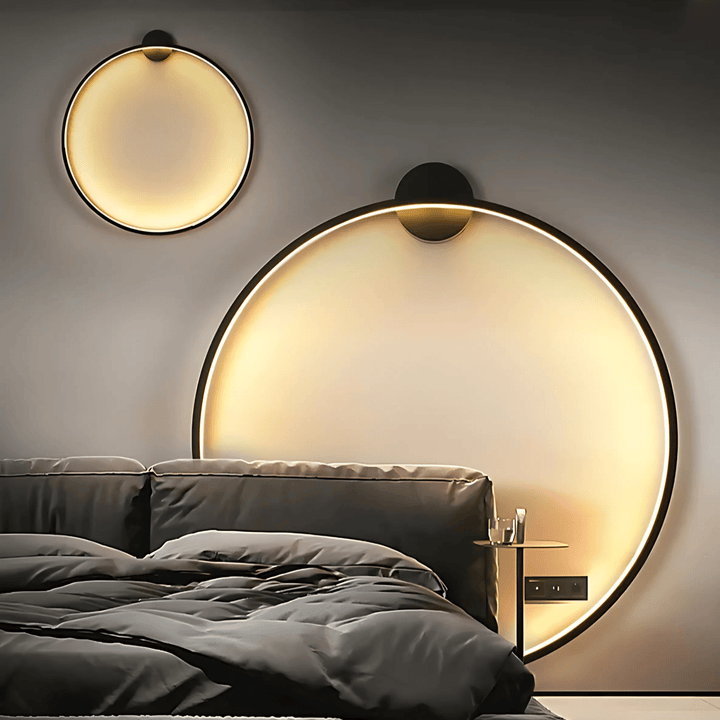 Stellar Wall Lamp | Modern dimmable wall lamp with a sleek black design