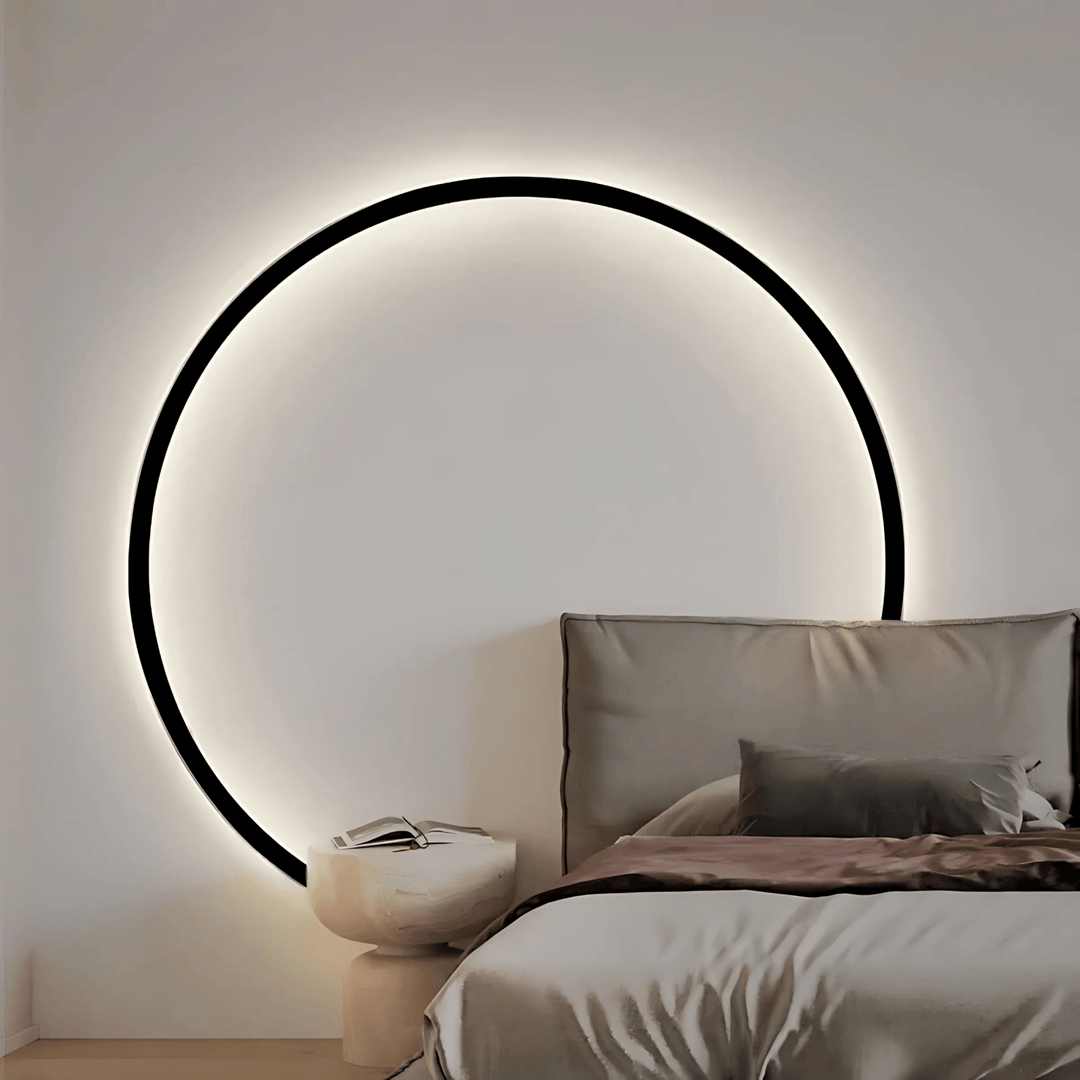 Stellar Wall Lamp | Modern dimmable wall lamp with a sleek black design