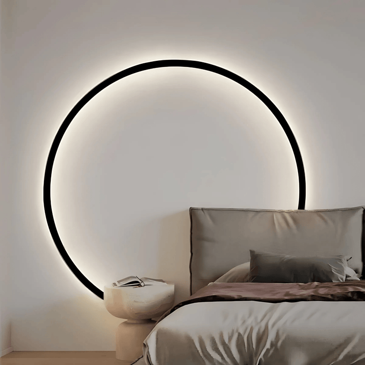Stellar Wall Lamp | Modern dimmable wall lamp with a sleek black design