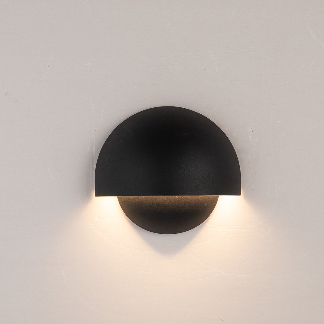 Orion™ LED Wall Lamp | Wireless or Cable | Warm, Atmospheric Light for Indoors &amp; Outdoors