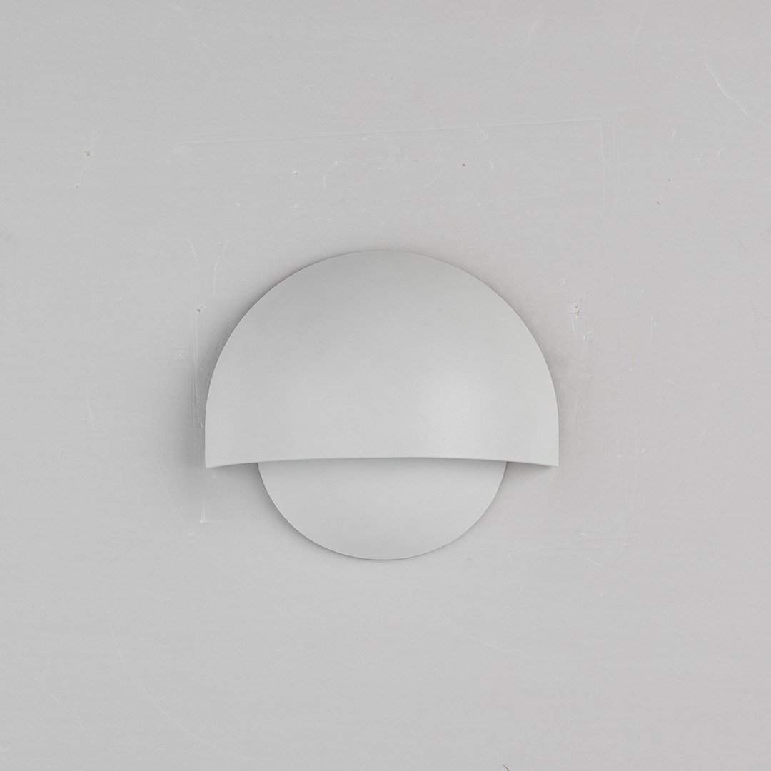 Orion™ LED Wall Lamp | Wireless or Cable | Warm, Atmospheric Light for Indoors &amp; Outdoors